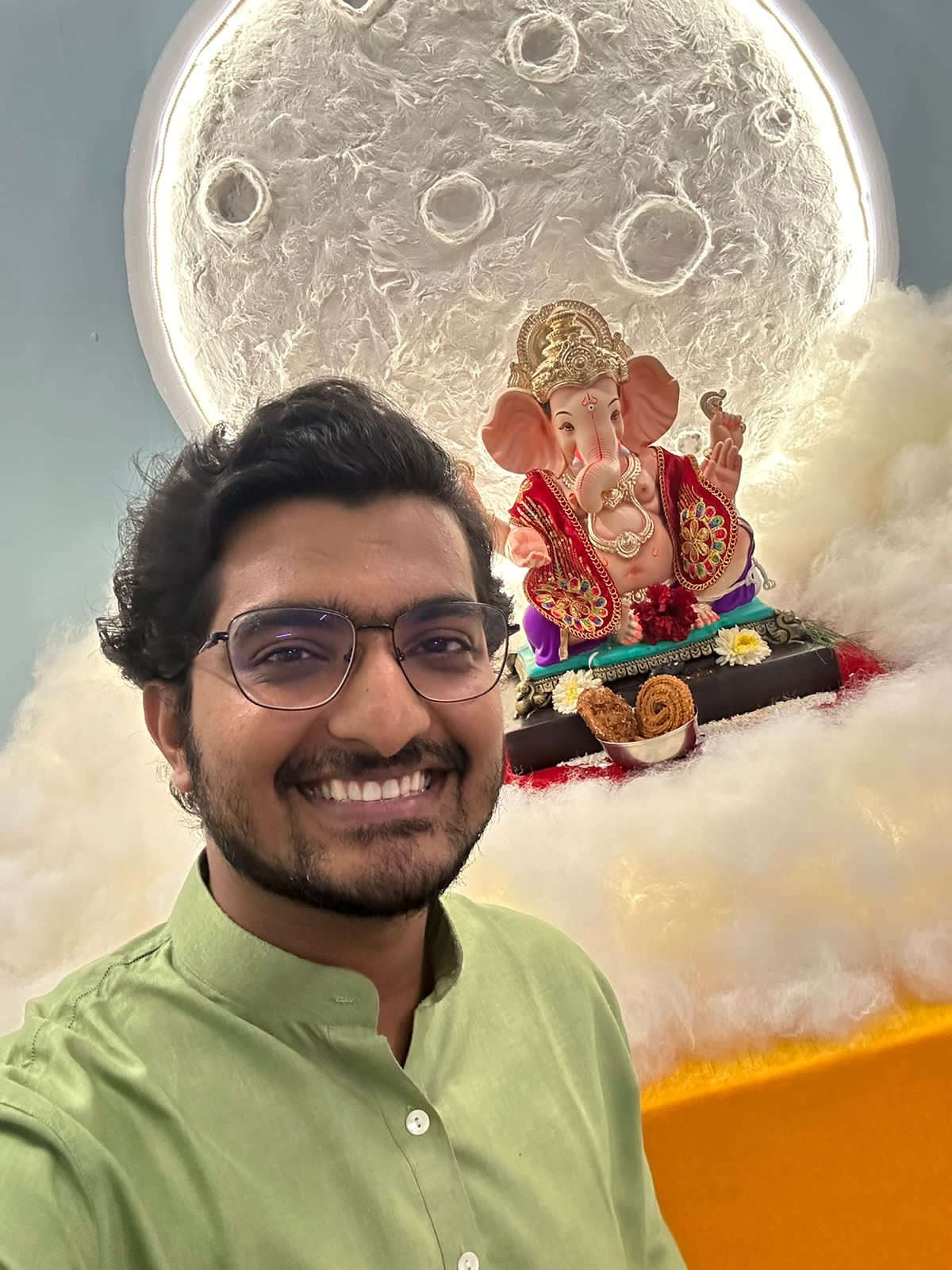 Prasad Vidhate, a well-known digital content creator, stepped up to the plate this year by taking charge of the Ganpati decorations. 
